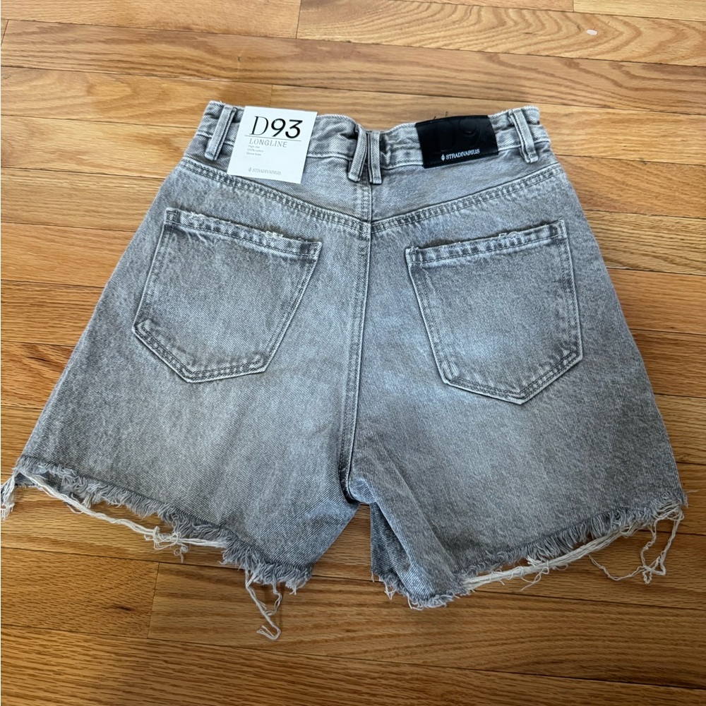 BRAND NEW Stradivarius Longline Shorts